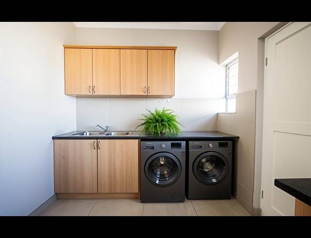 4 BEDROOM HOUSE FOR SALE IN COUNTRY CLUB